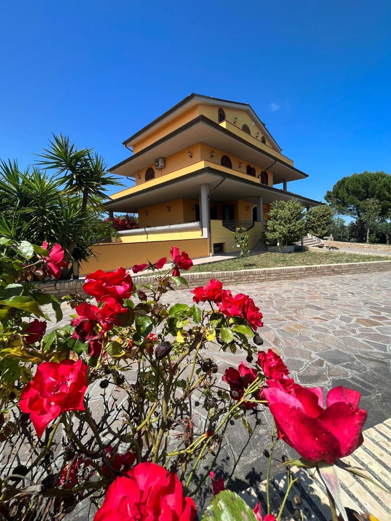Villa Emma Torrevecchia Teatina ภายนอก รูปภาพ